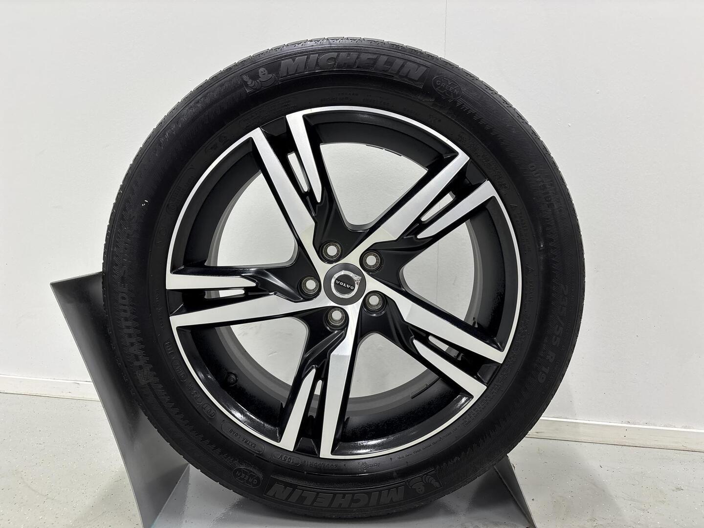 VOLVO XC60 2018