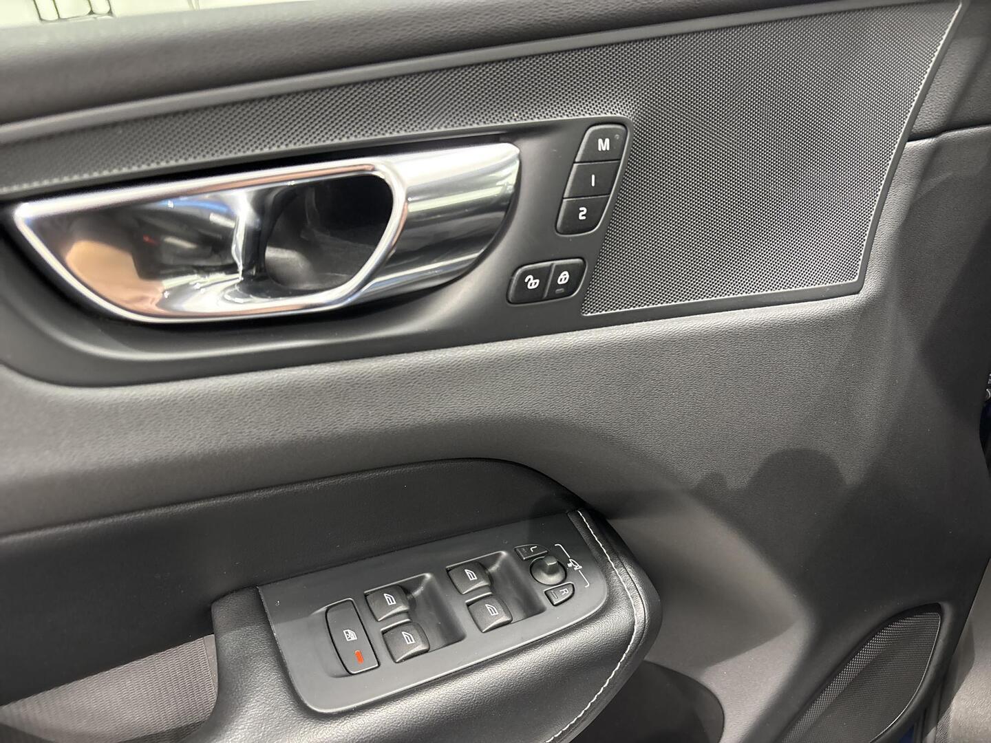 VOLVO XC60 2018
