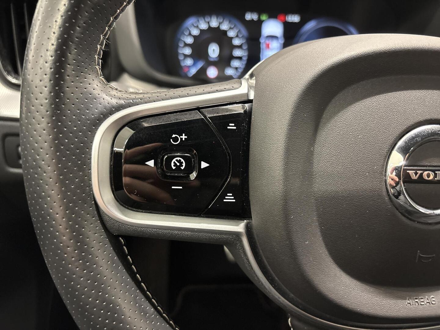 VOLVO XC60 2018