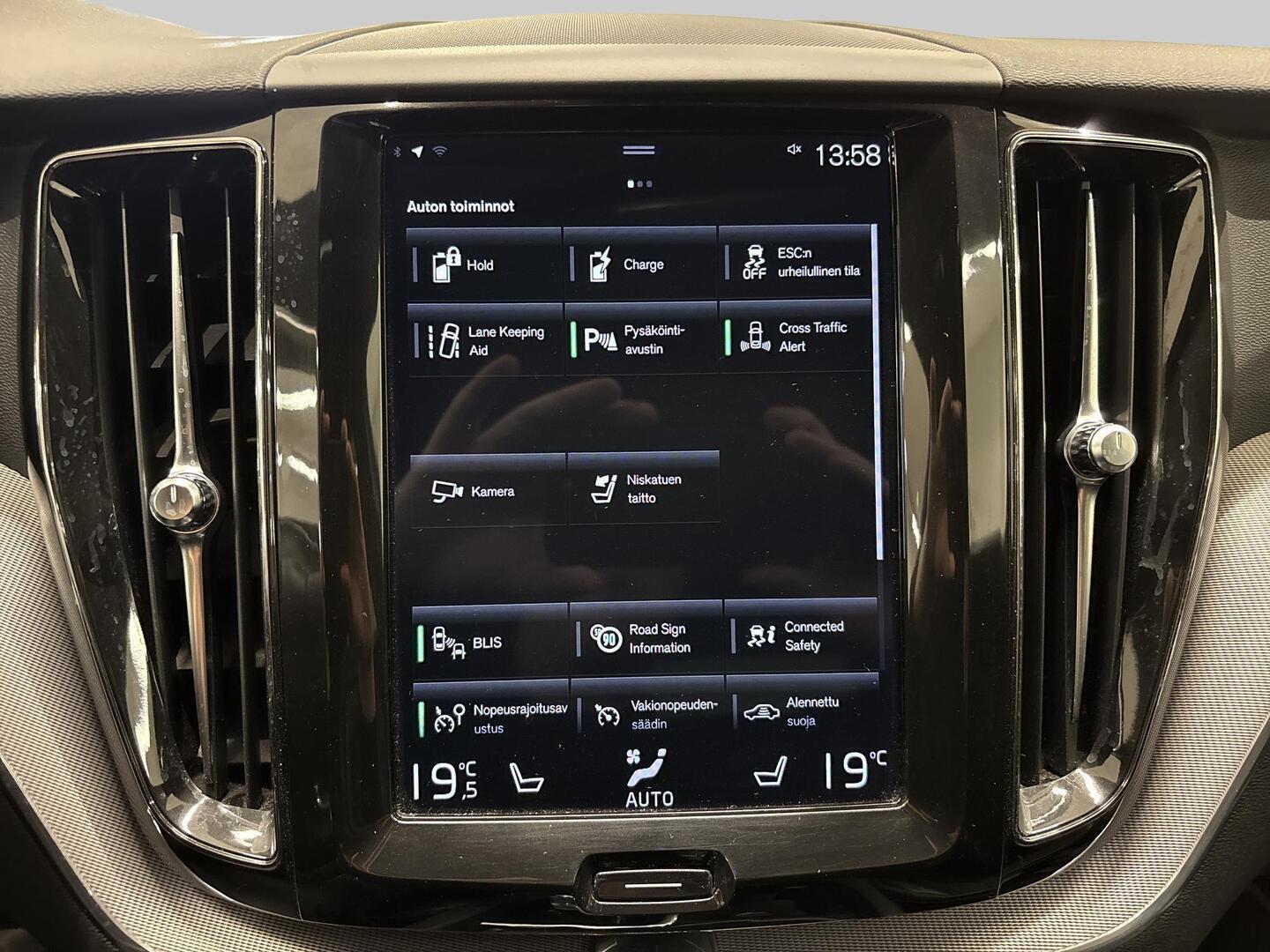 VOLVO XC60 2018