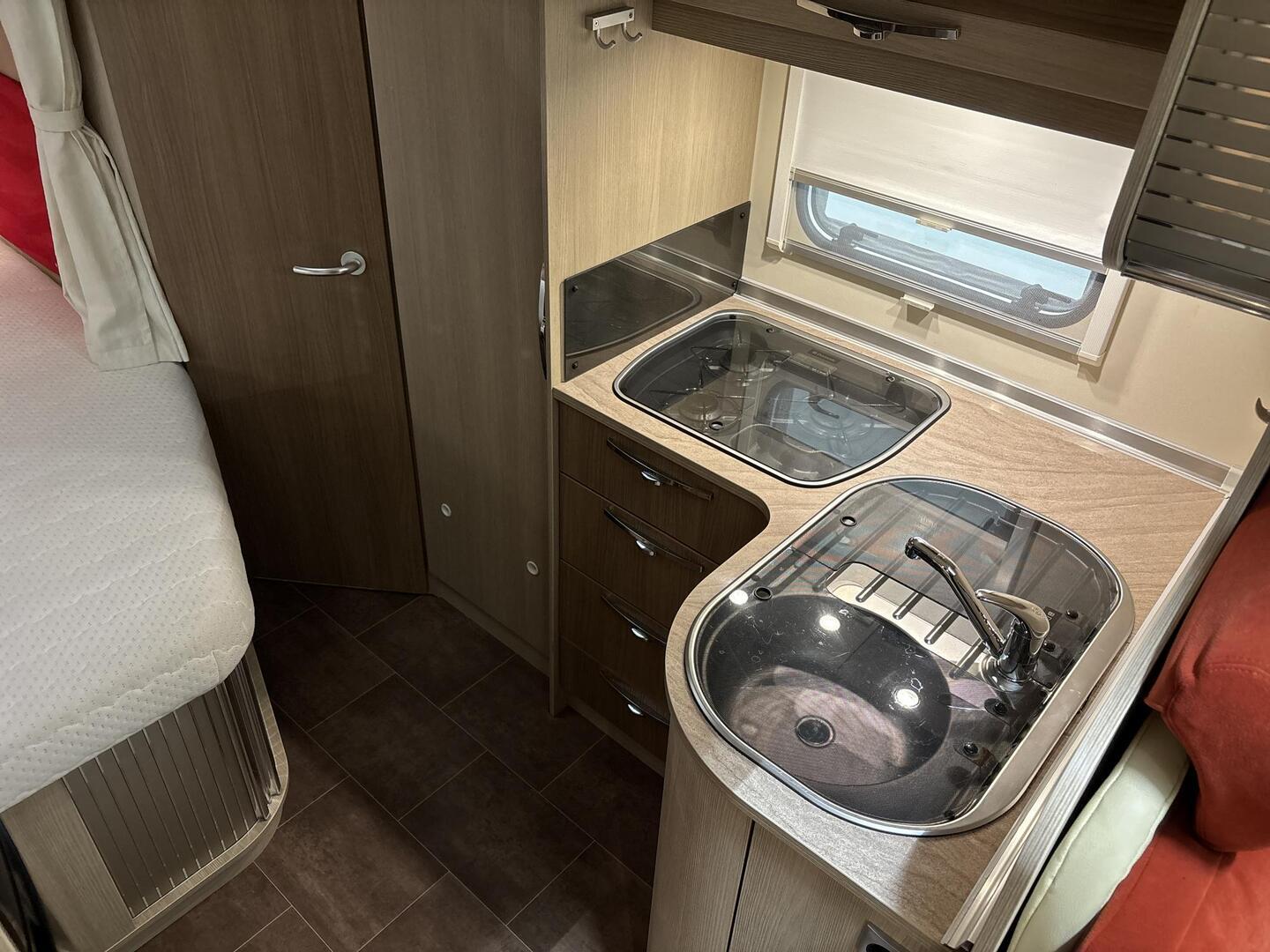 BÜRSTNER NEXXO T660 MOONLIGHT 2013