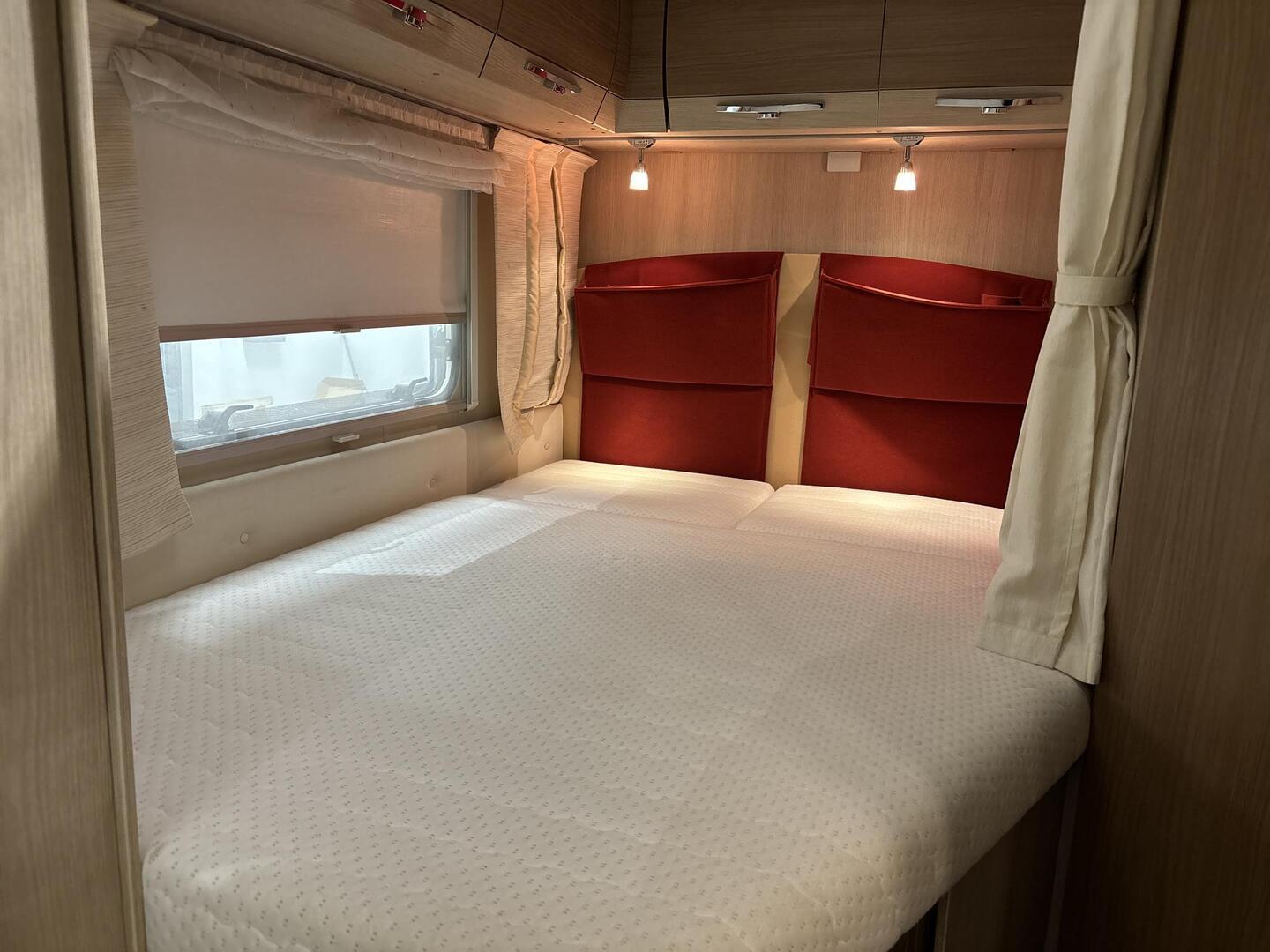 BÜRSTNER NEXXO T660 MOONLIGHT 2013