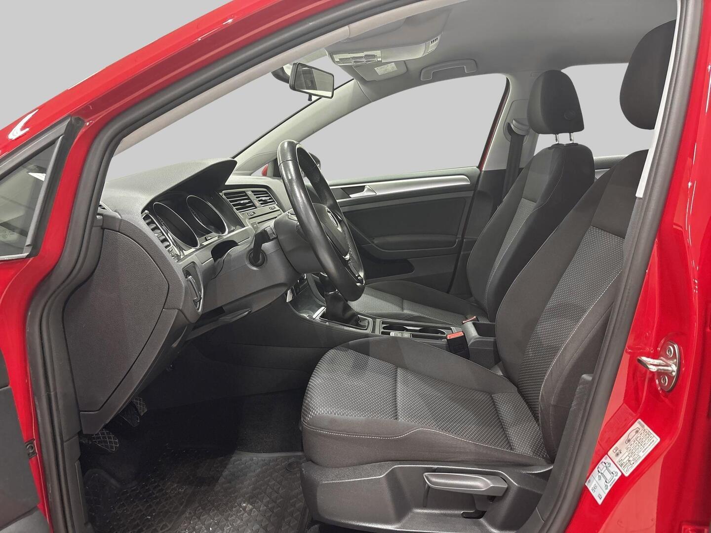 VOLKSWAGEN Golf 2018