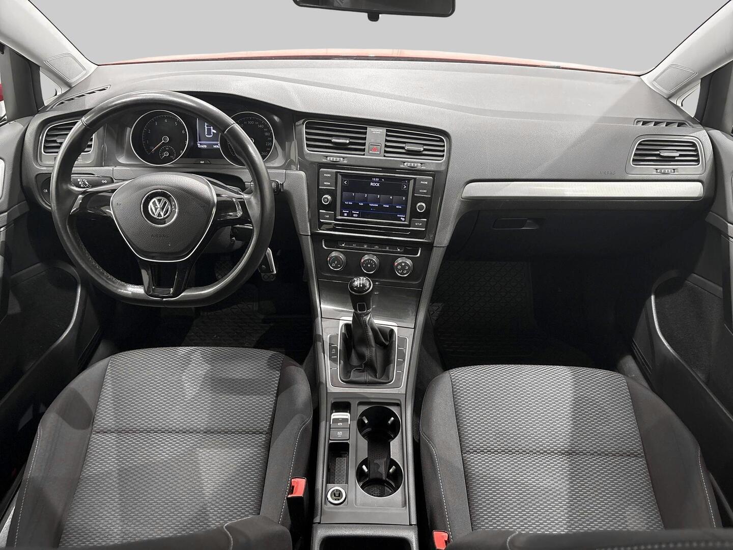 VOLKSWAGEN Golf 2018