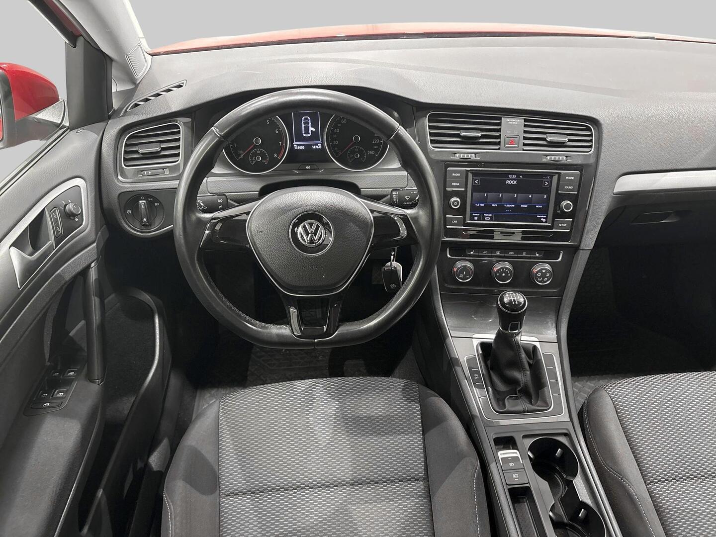 VOLKSWAGEN Golf 2018