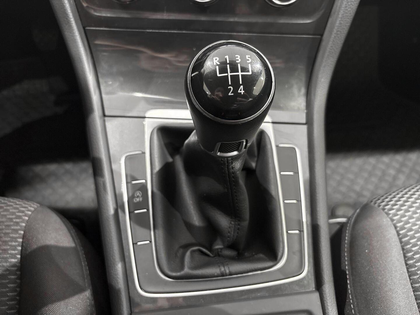 VOLKSWAGEN Golf 2018