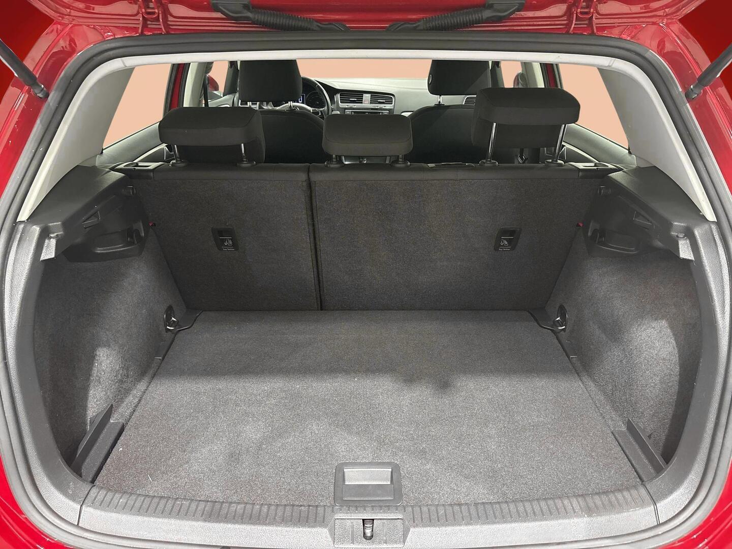 VOLKSWAGEN Golf 2018