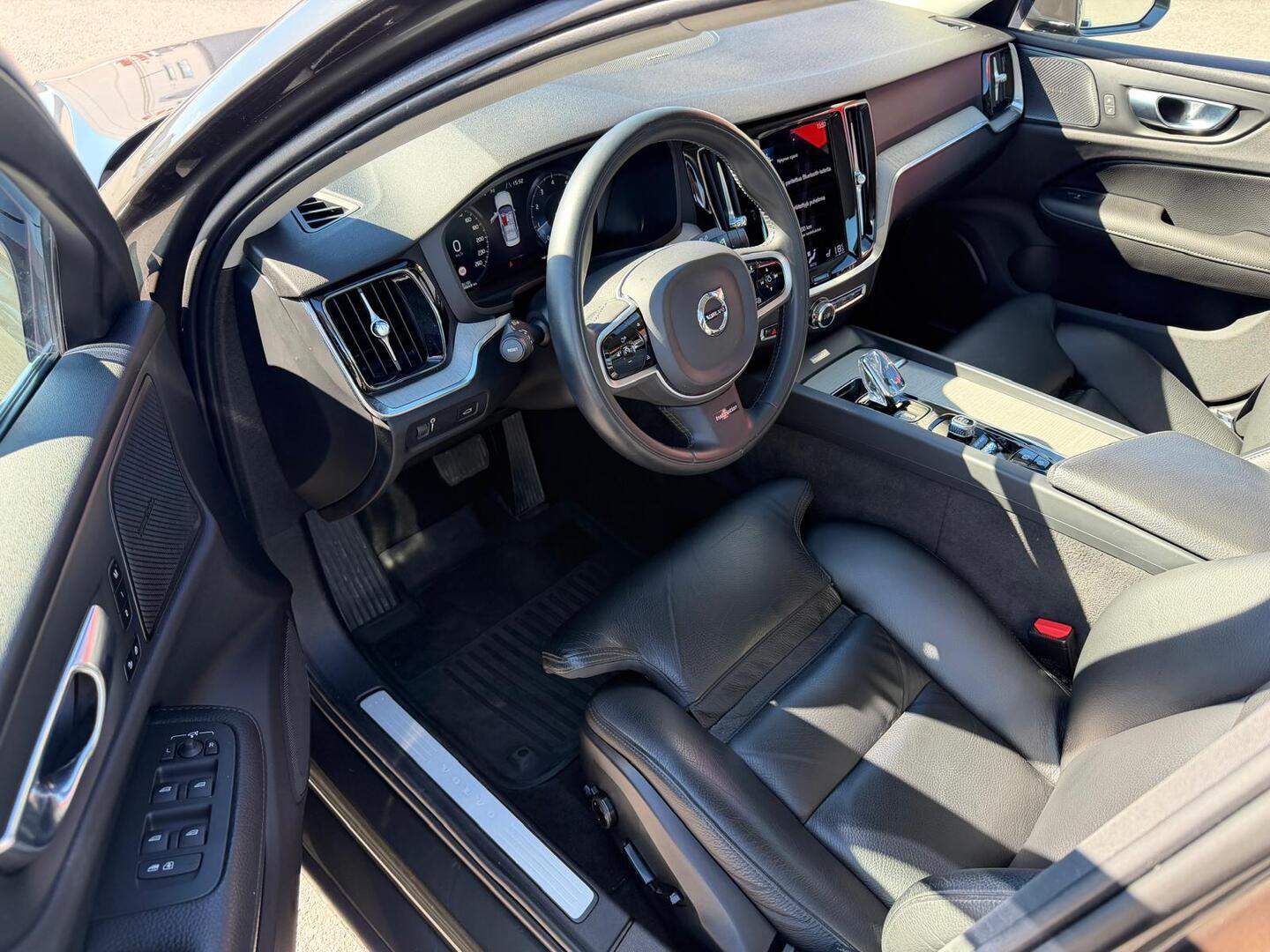 VOLVO S60 2021