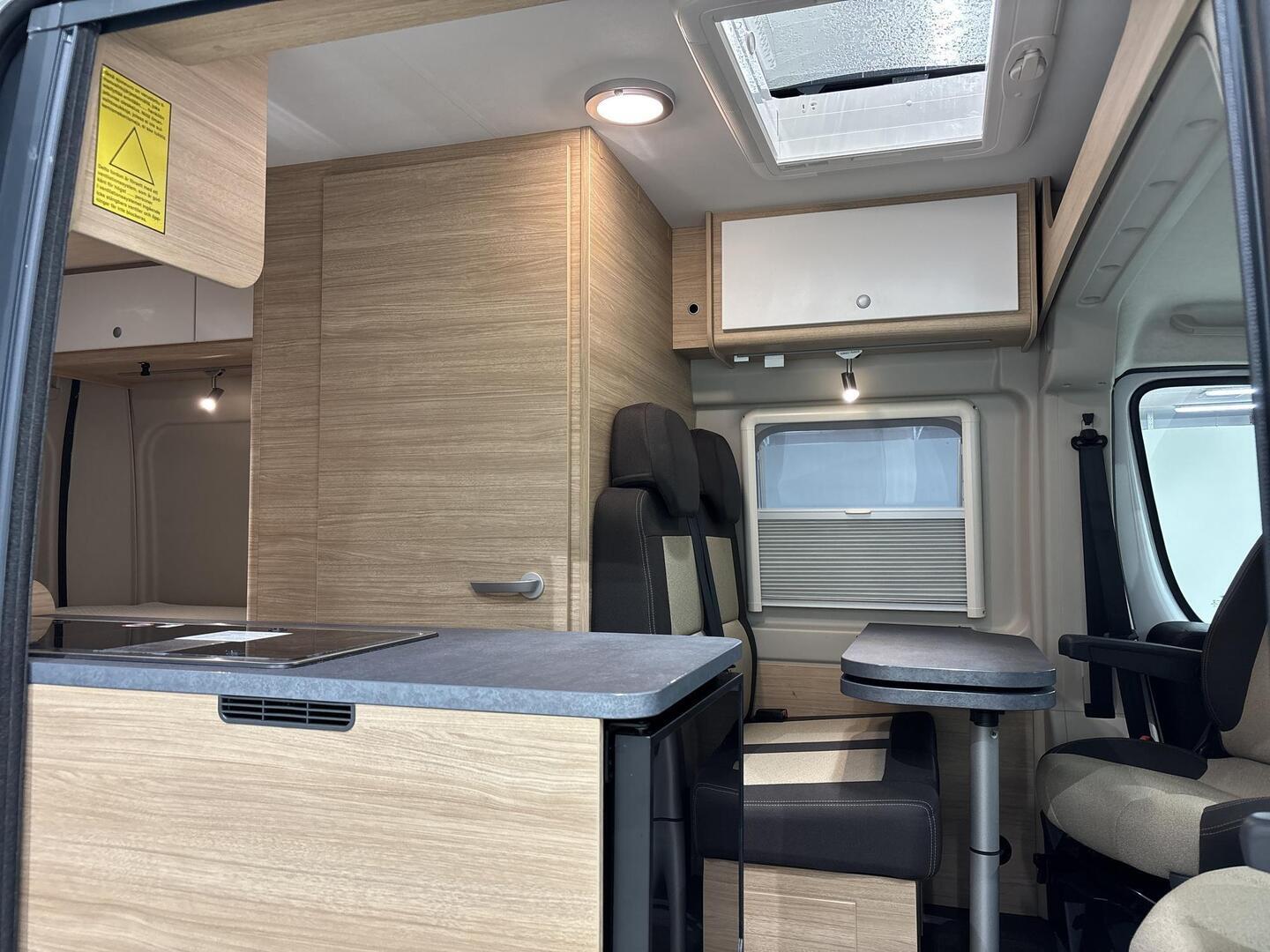 ROADCAR VAN R 540 2021