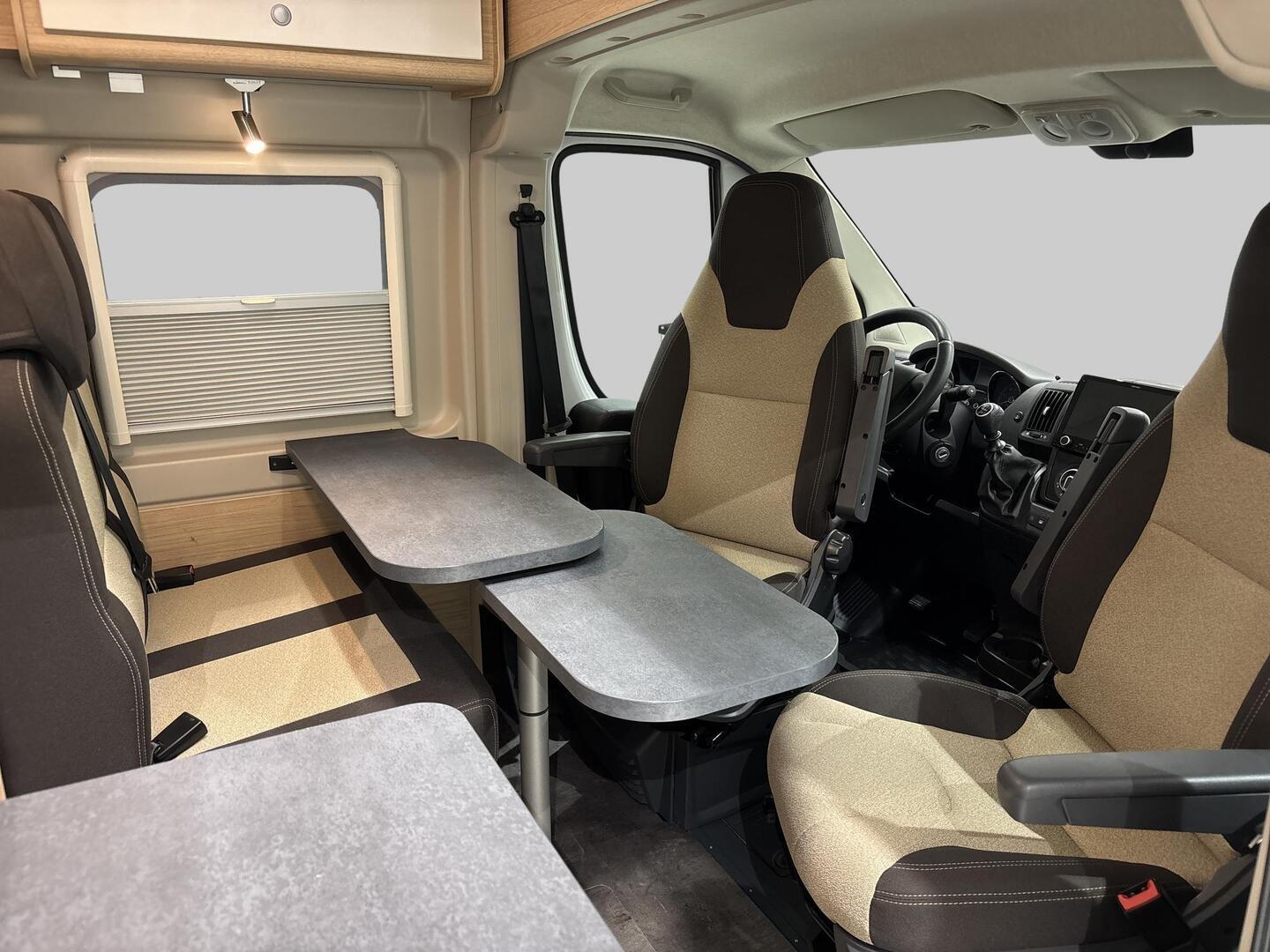 ROADCAR VAN R 540 2021