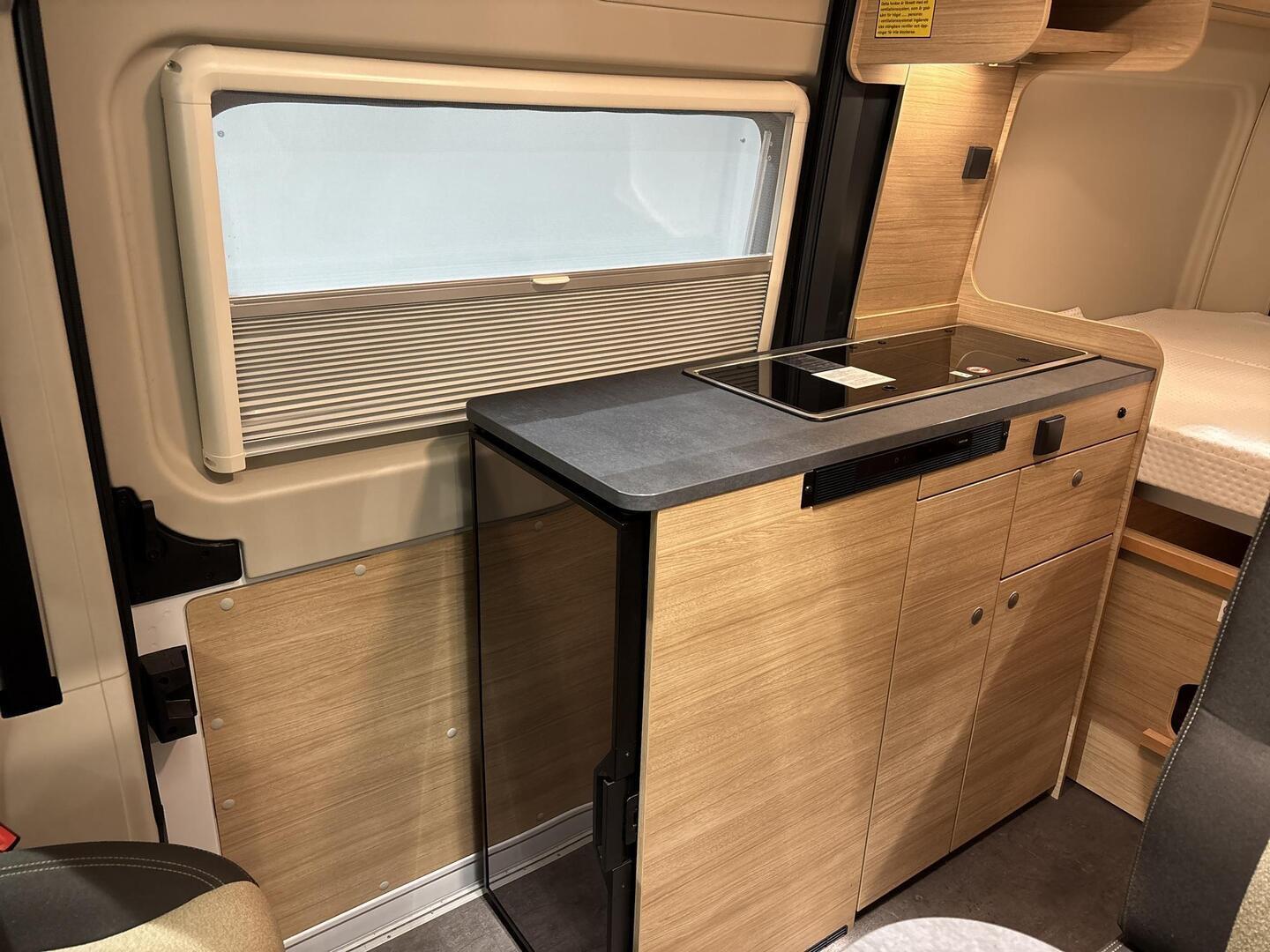 ROADCAR VAN R 540 2021