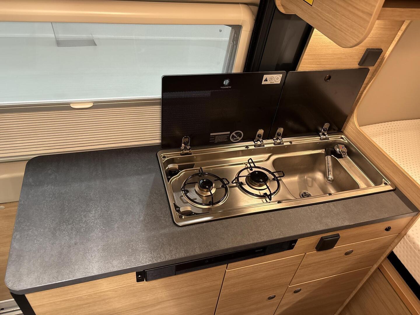 ROADCAR VAN R 540 2021