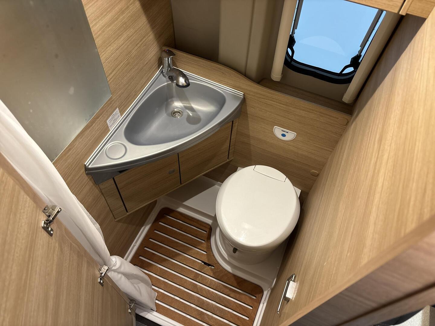 ROADCAR VAN R 540 2021