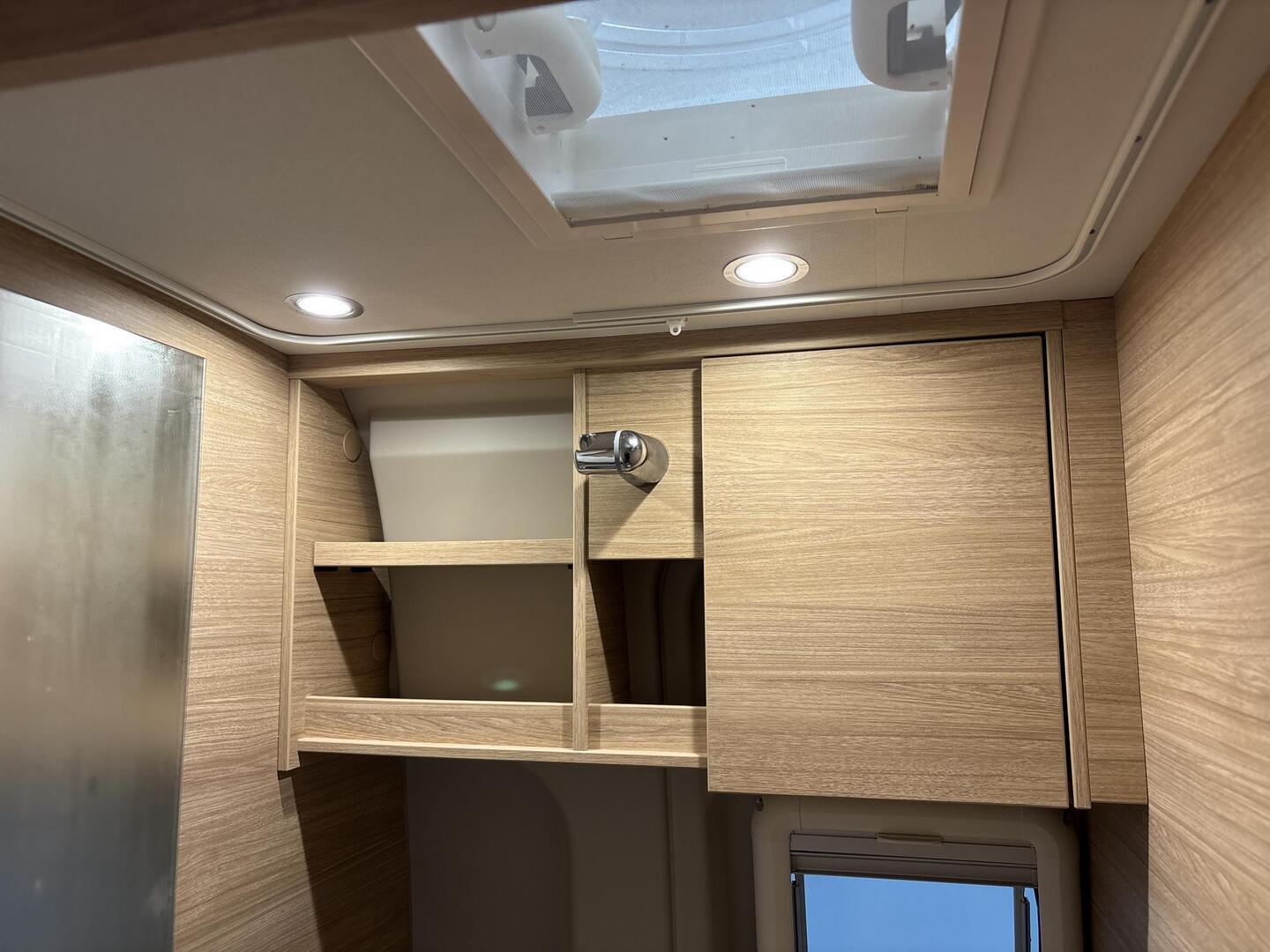 ROADCAR VAN R 540 2021