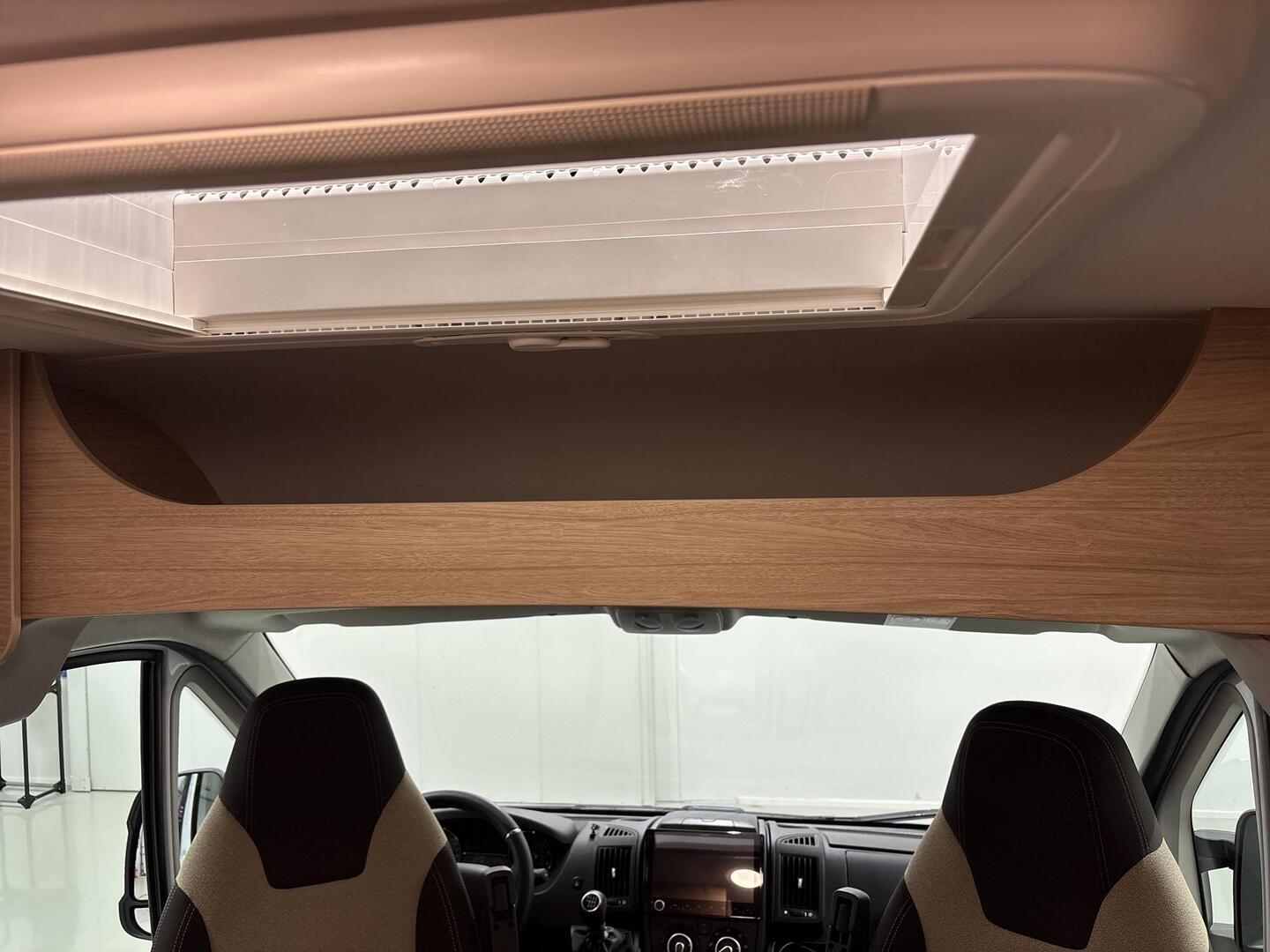 ROADCAR VAN R 540 2021