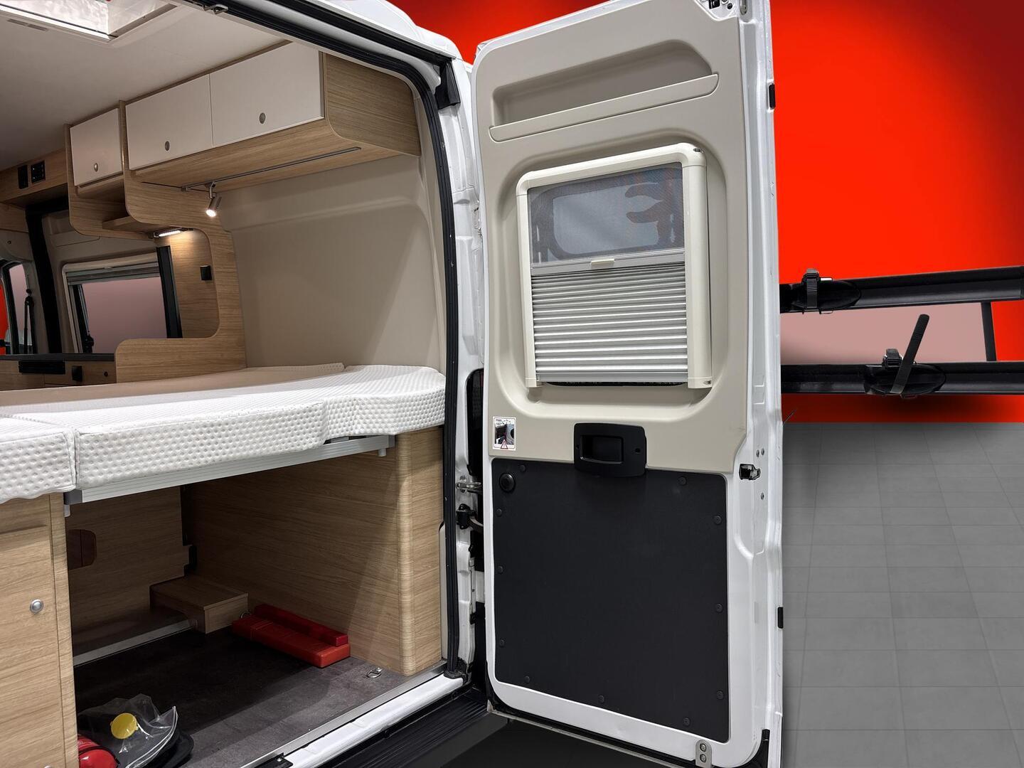 ROADCAR VAN R 540 2021