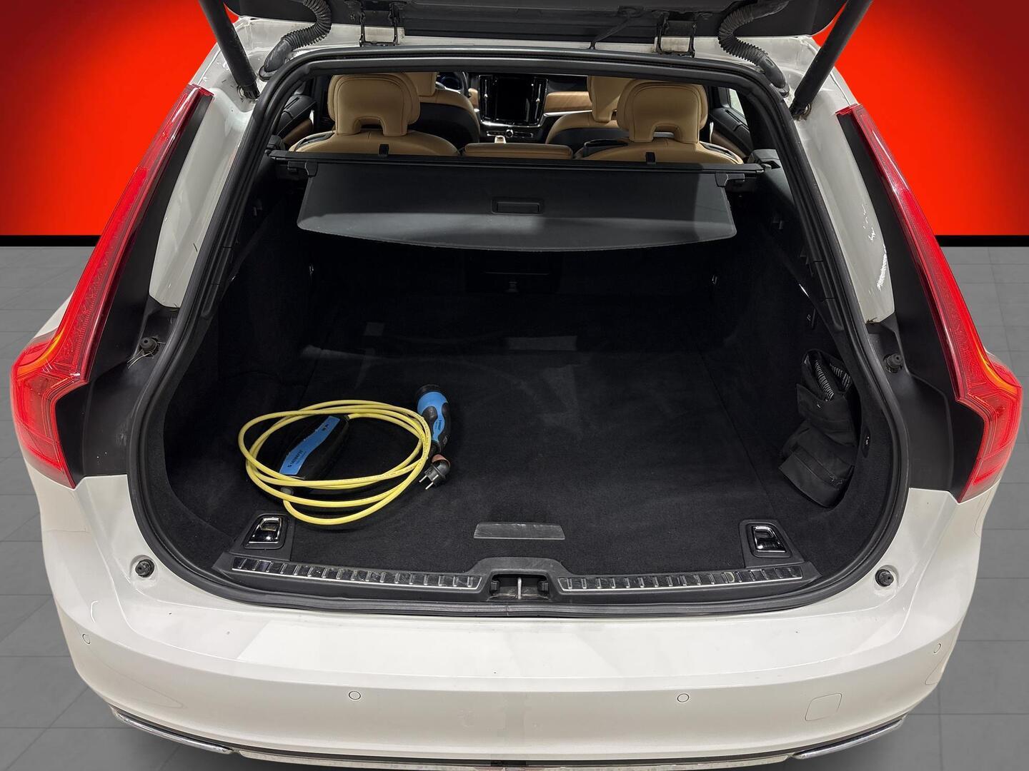 VOLVO V90 2020