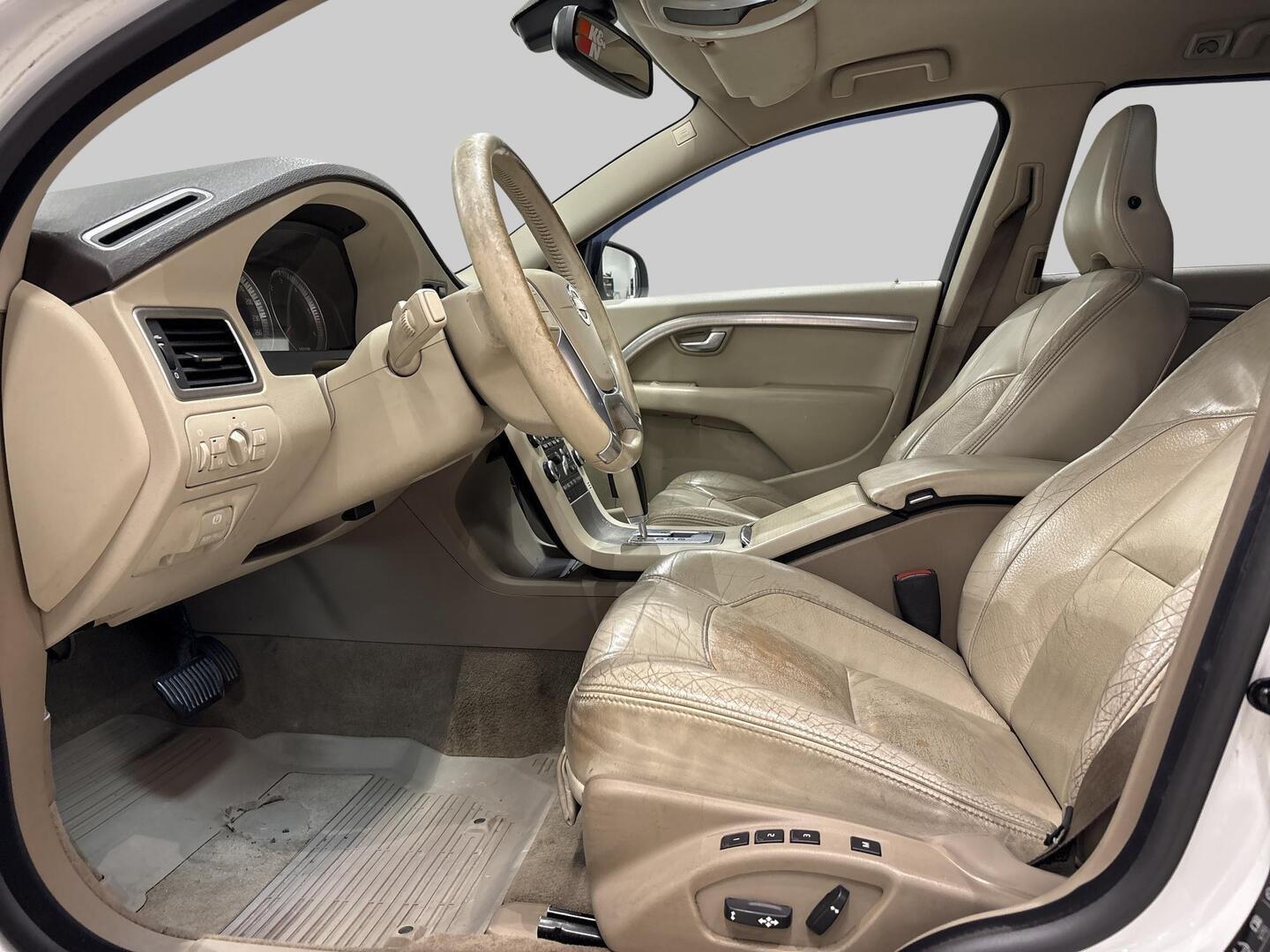 VOLVO V70 2009