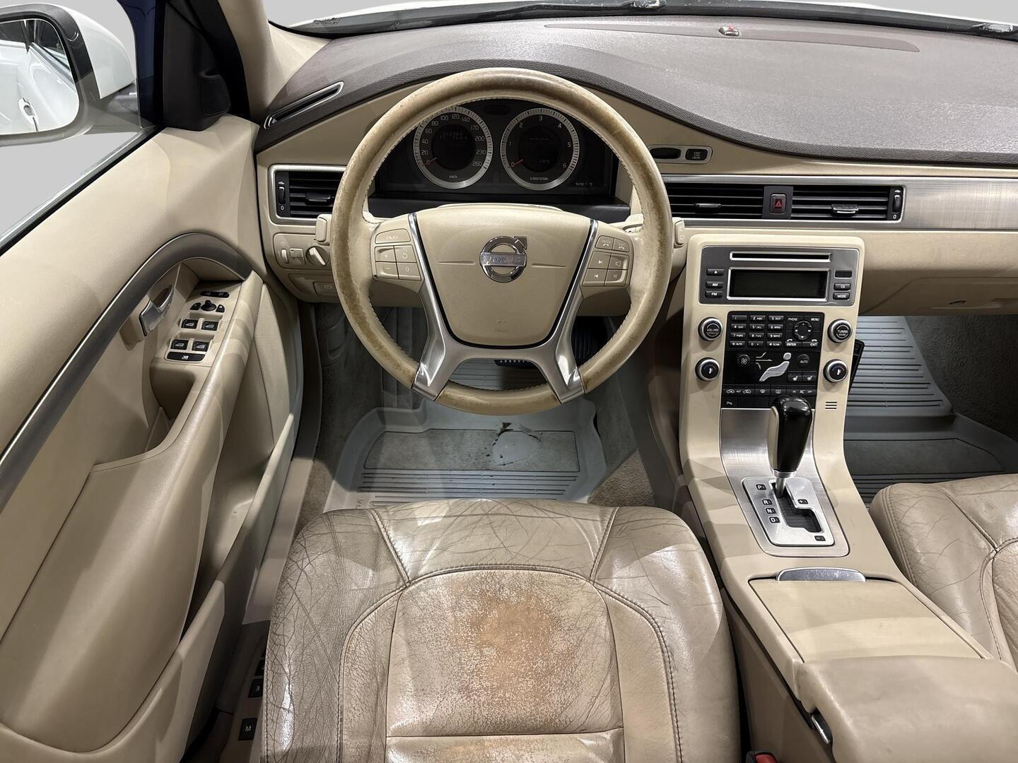 VOLVO V70 2009