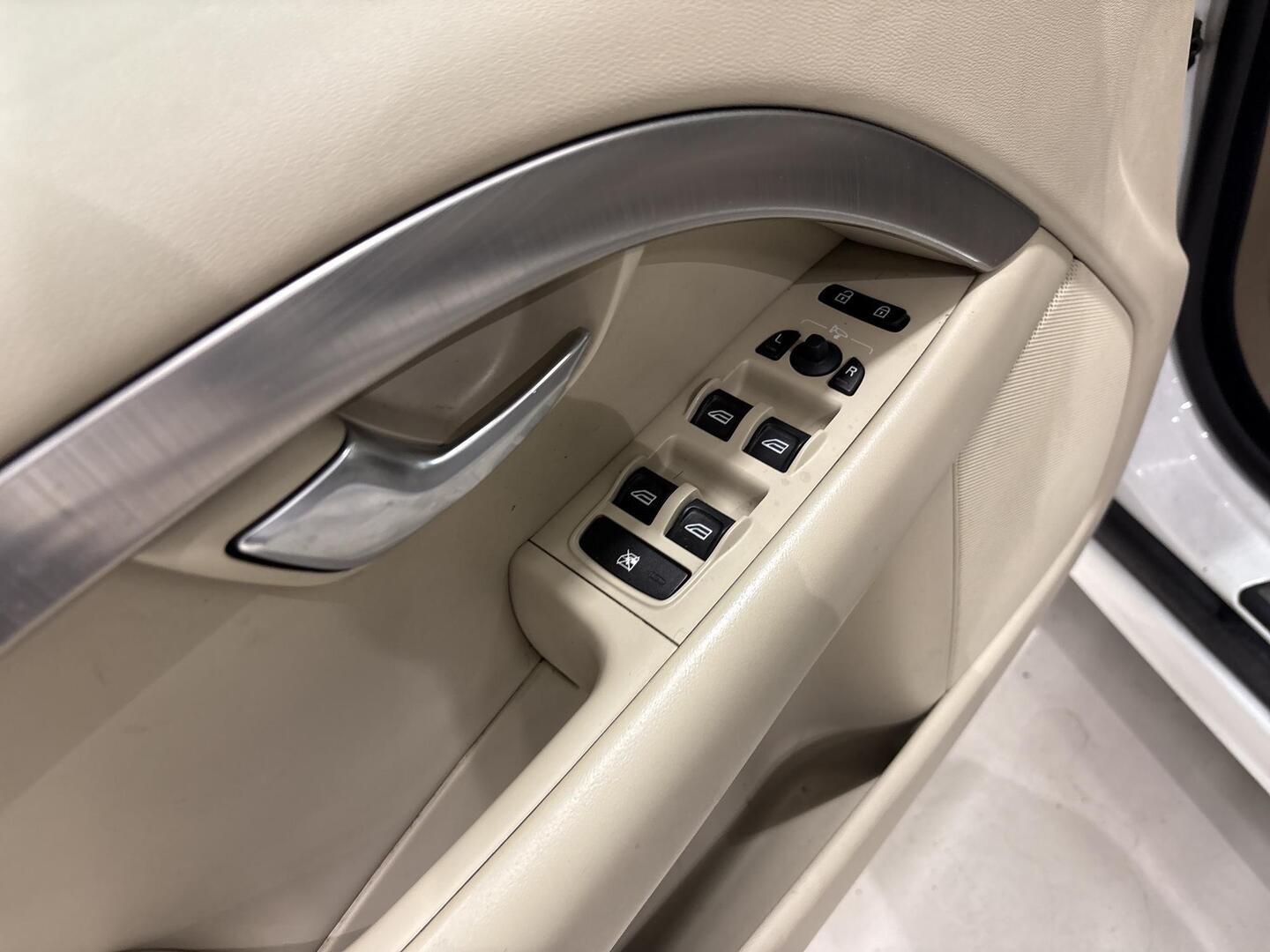 VOLVO V70 2009