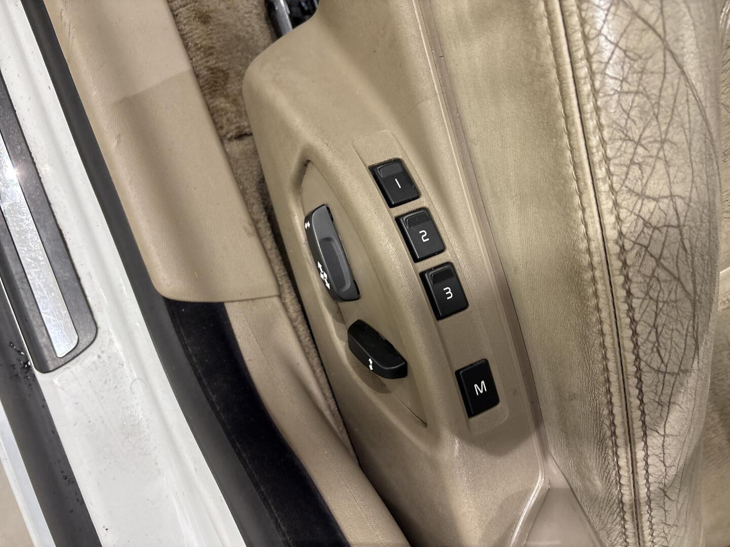 VOLVO V70 2009