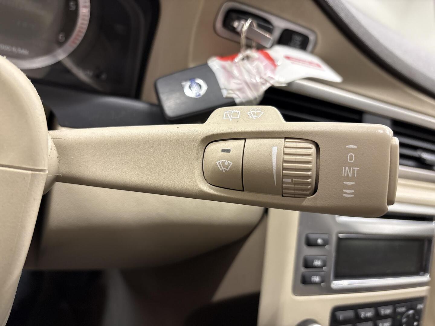 VOLVO V70 2009