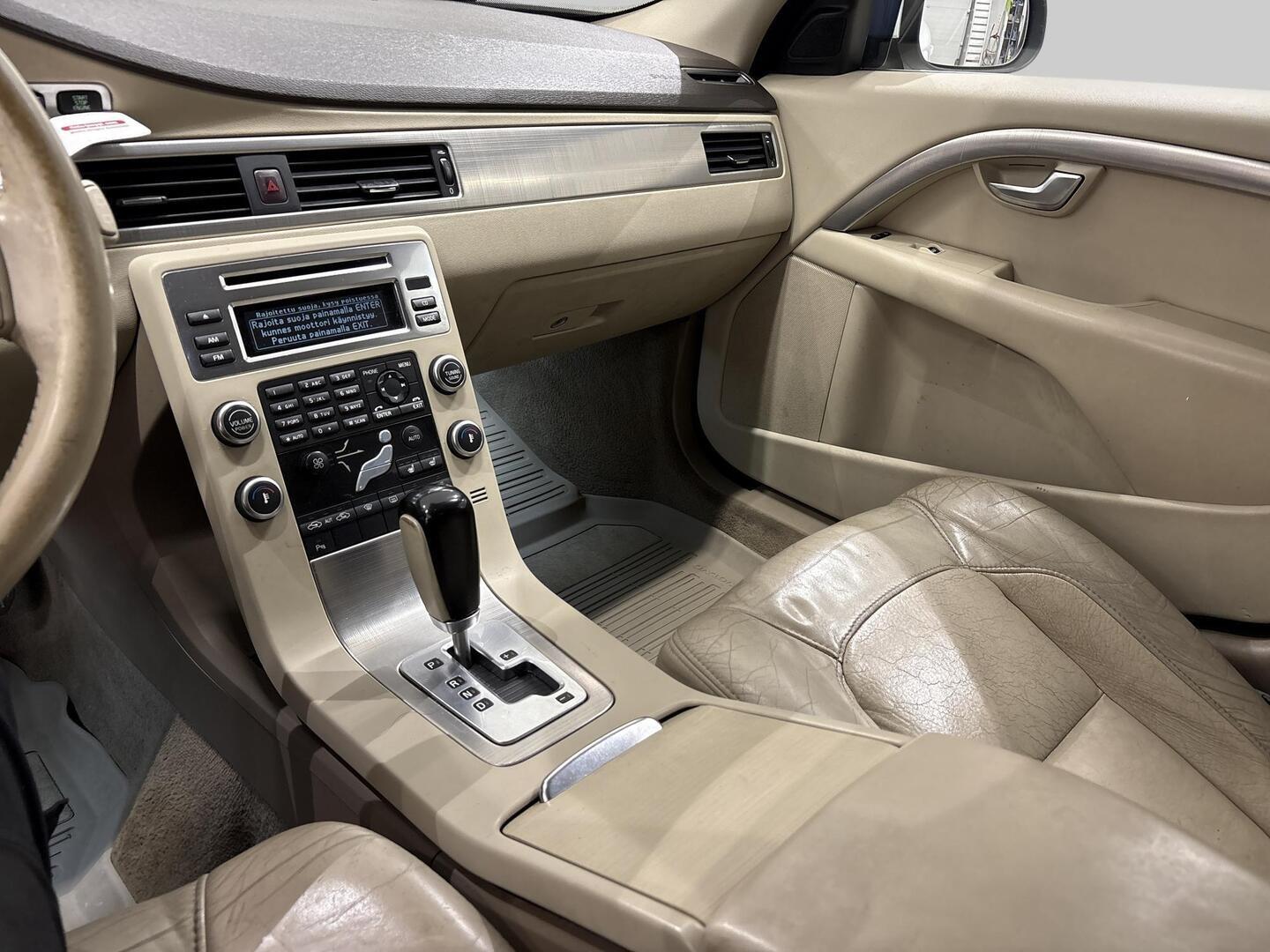 VOLVO V70 2009