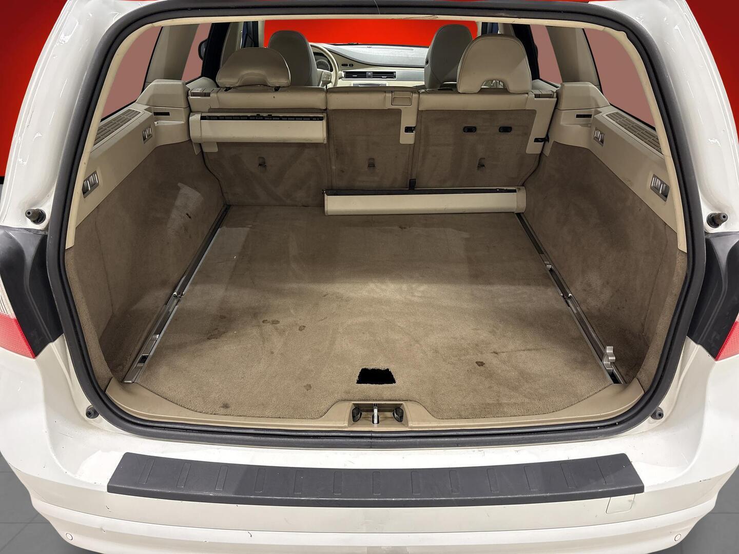 VOLVO V70 2009