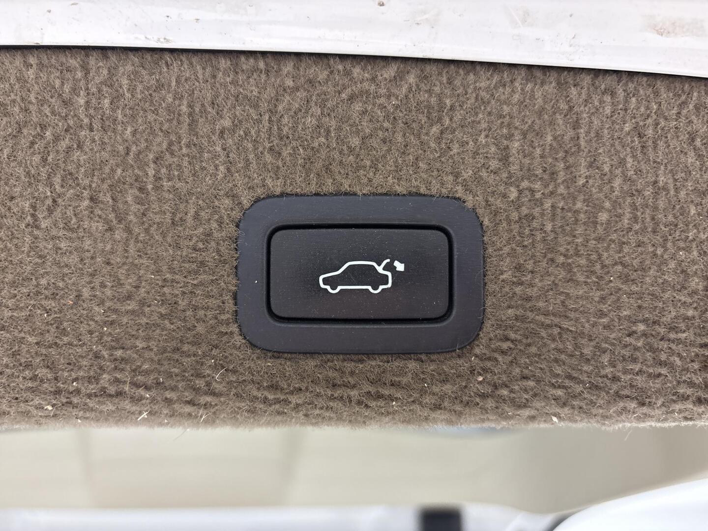 VOLVO V70 2009