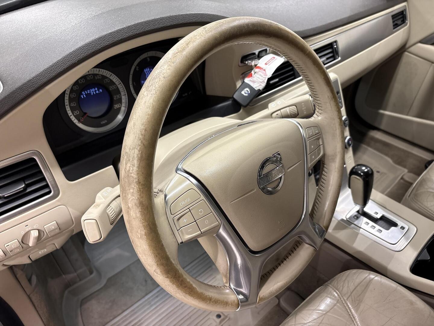 VOLVO V70 2009