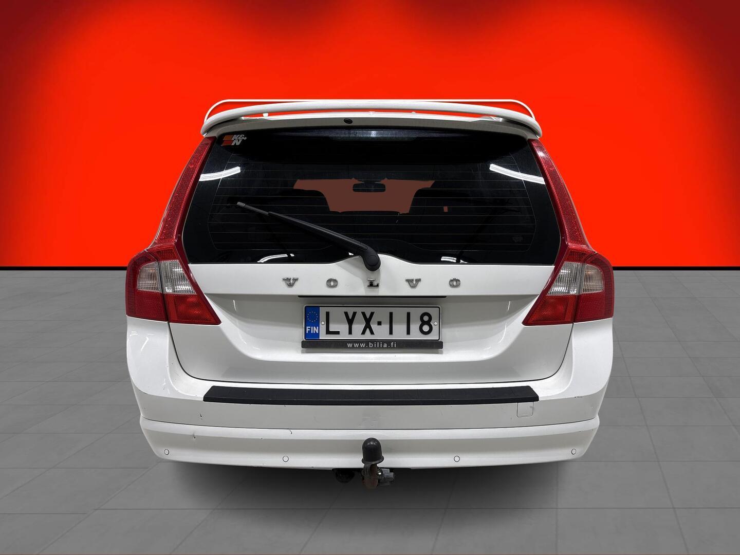 VOLVO V70 2009