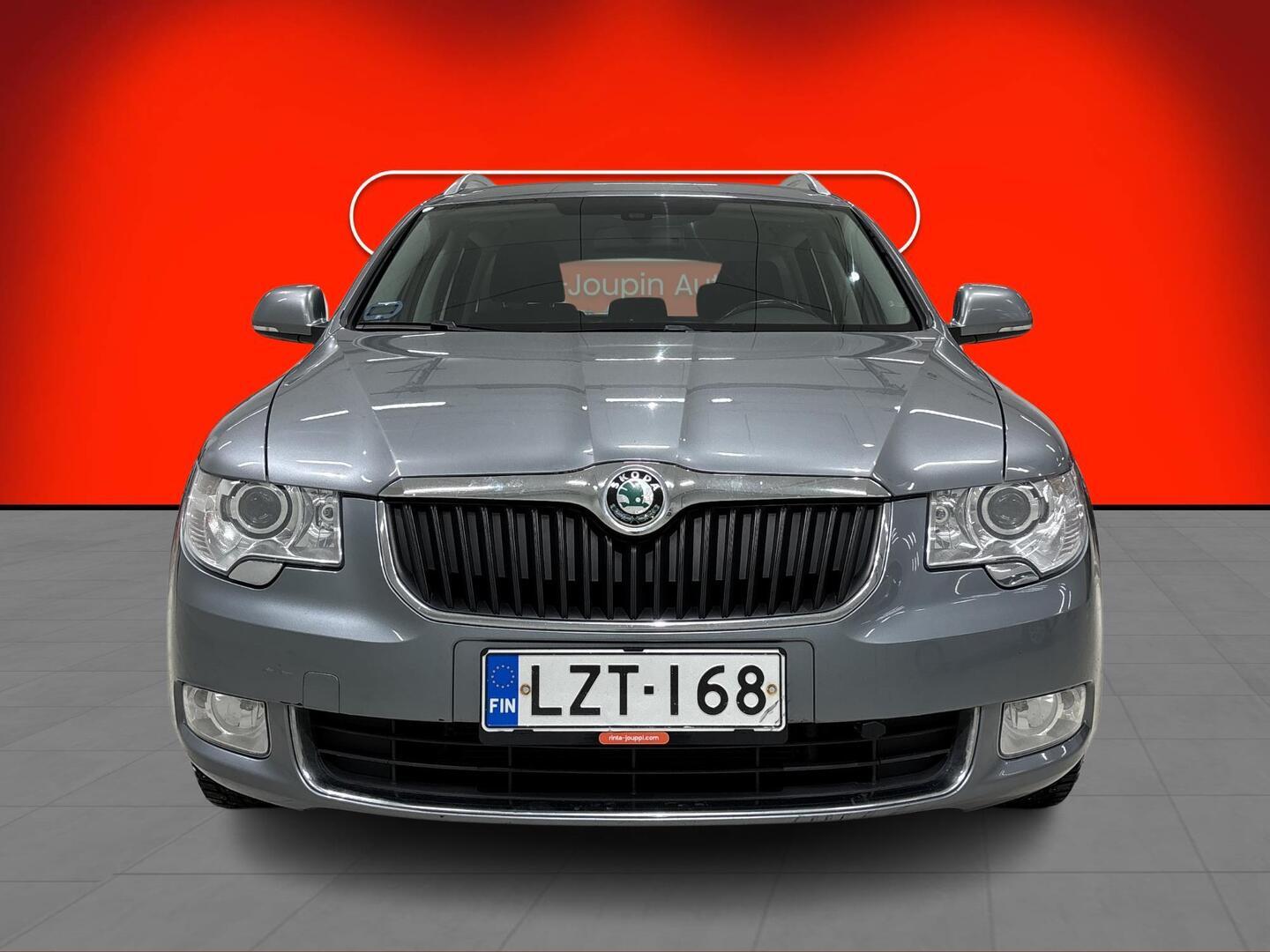 SKODA Superb 2012