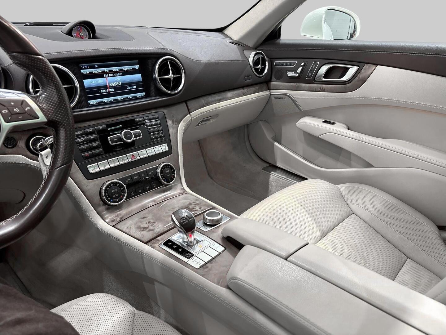 MERCEDES-BENZ SL 2014