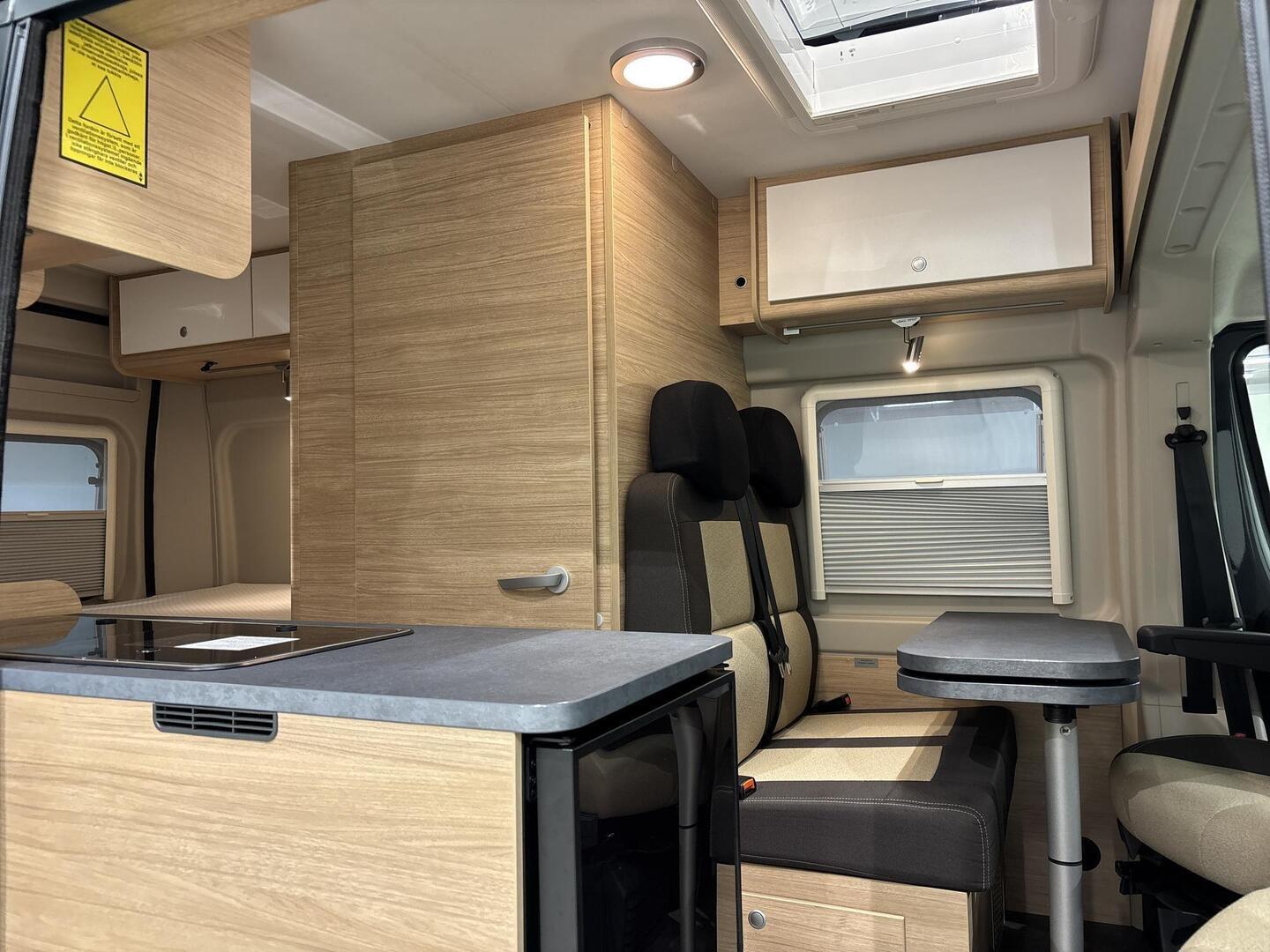 ROADCAR VAN R 540 2024