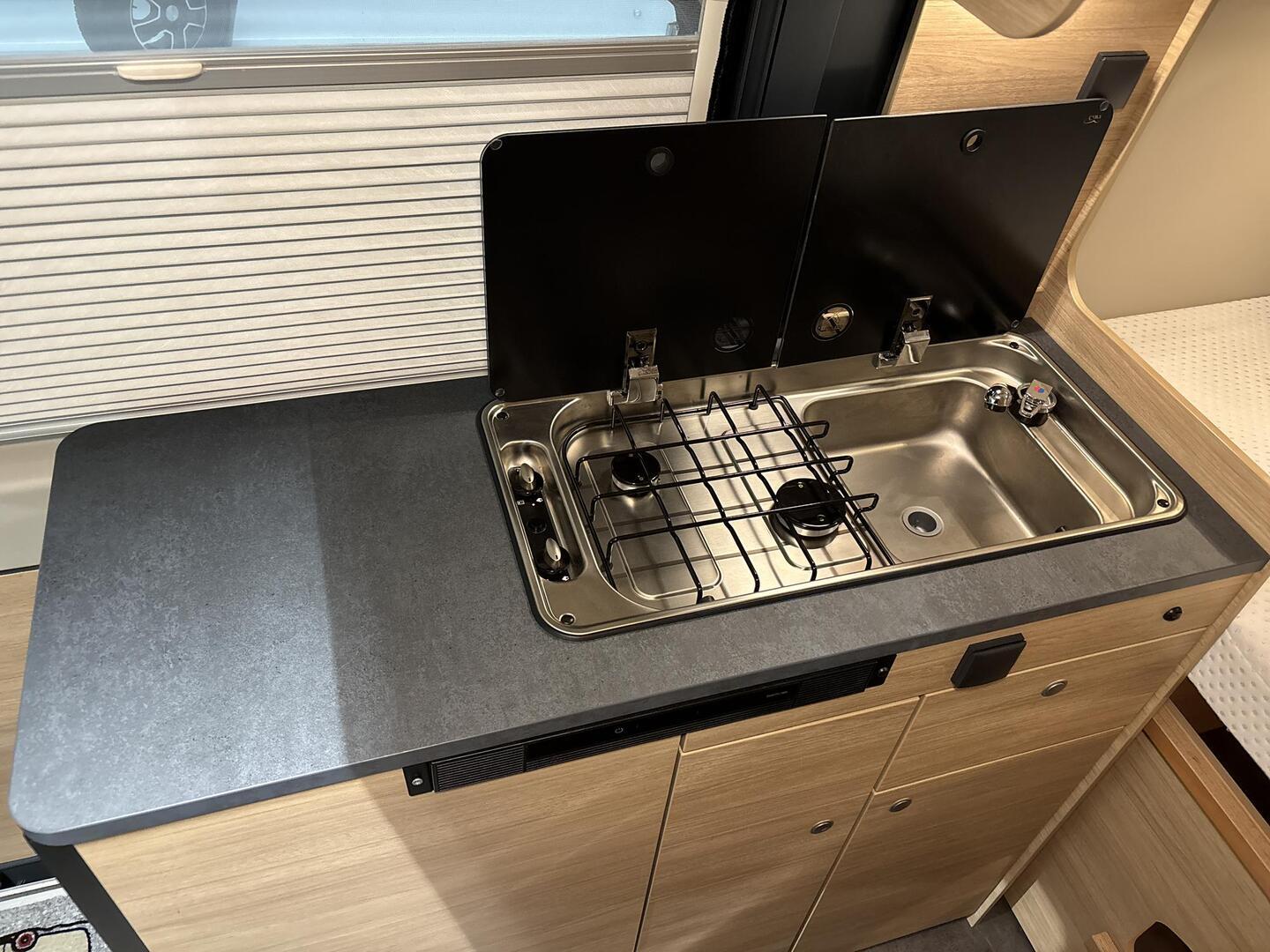 ROADCAR VAN R 540 2024