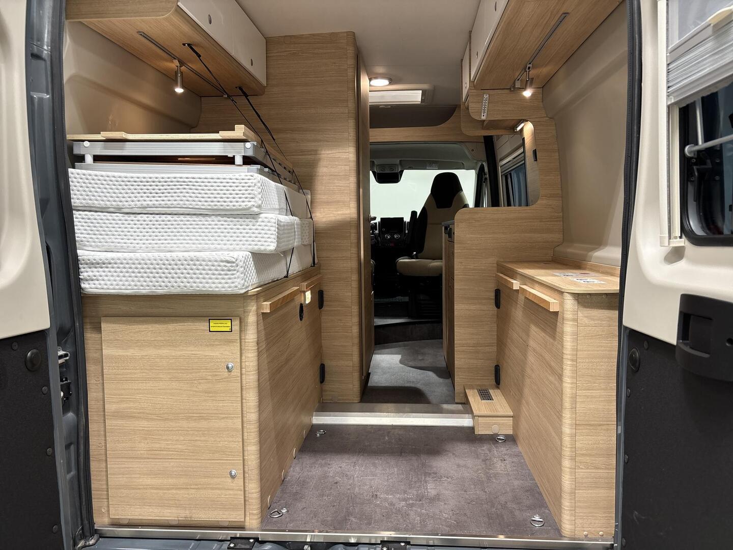 ROADCAR VAN R 540 2024