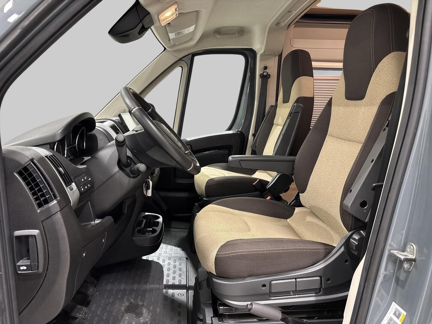 ROADCAR VAN R 540 2024