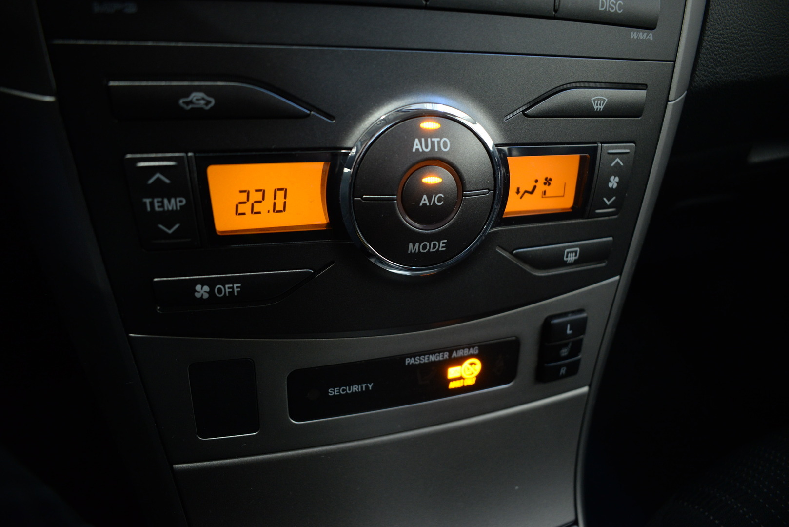 TOYOTA Corolla 2010