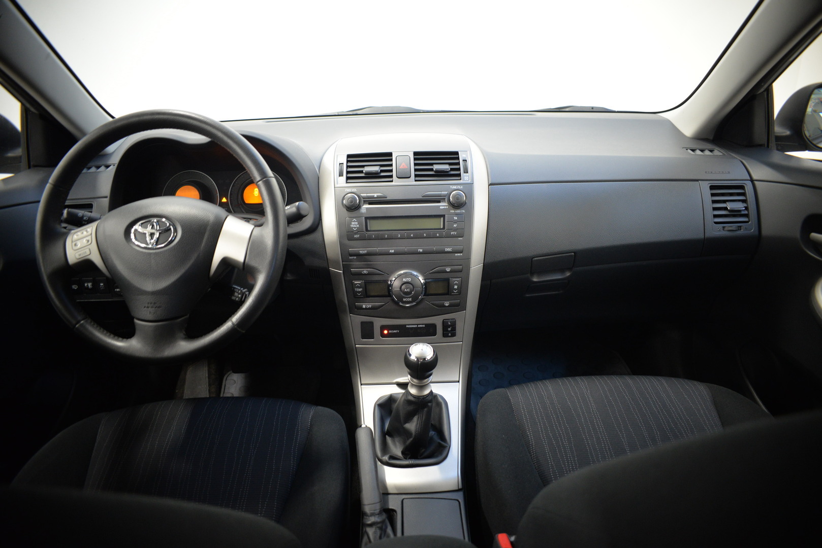 TOYOTA Corolla 2010
