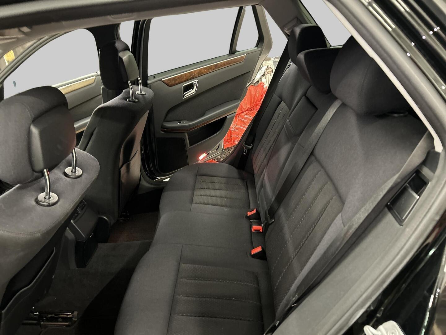 MERCEDES-BENZ E 2011