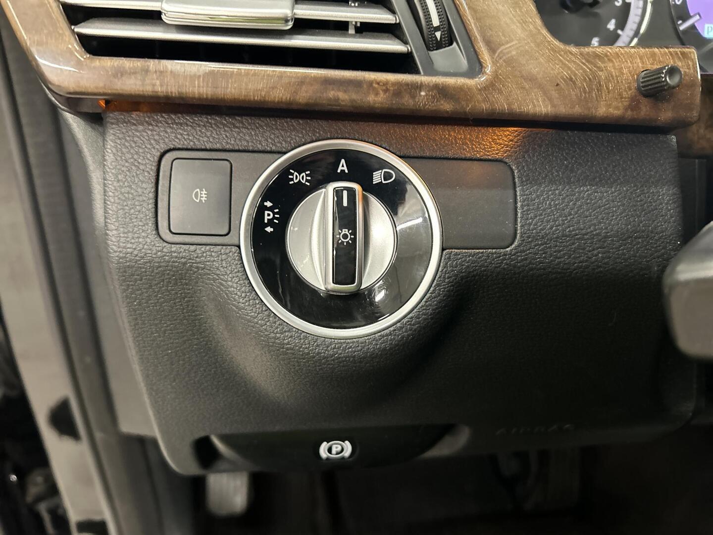 MERCEDES-BENZ E 2011