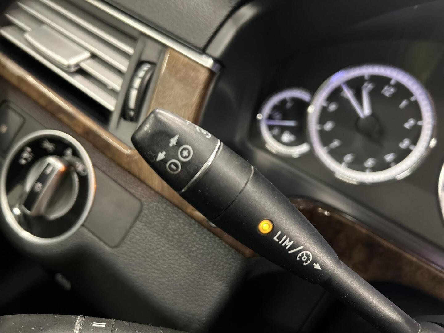 MERCEDES-BENZ E 2011