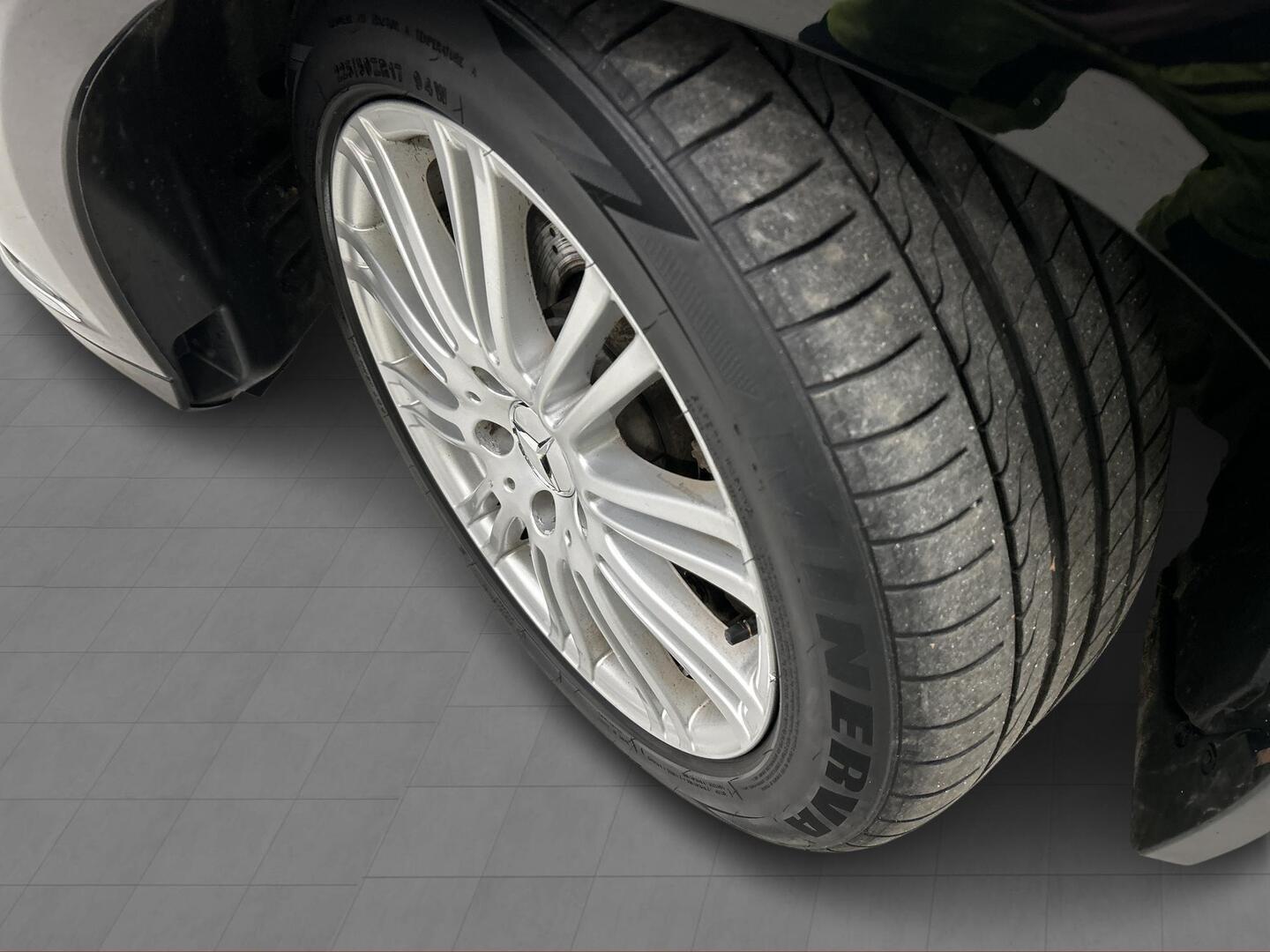 MERCEDES-BENZ E 2011