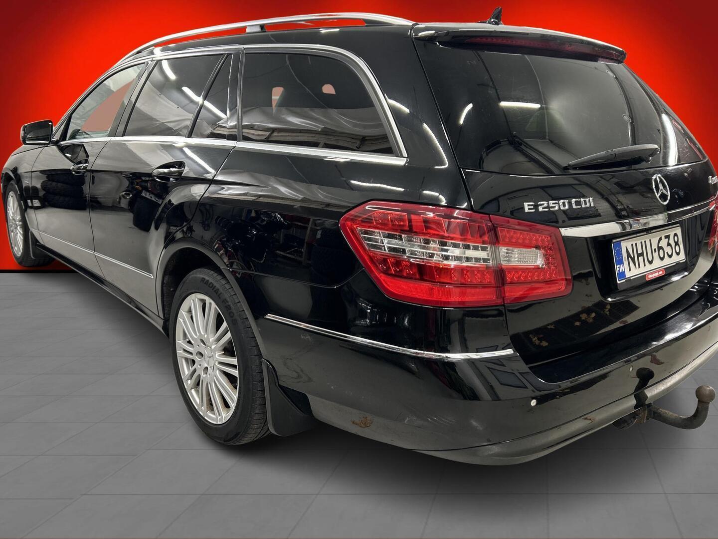 MERCEDES-BENZ E 2011