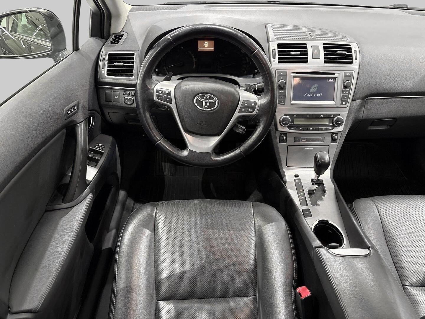 TOYOTA Avensis 2014