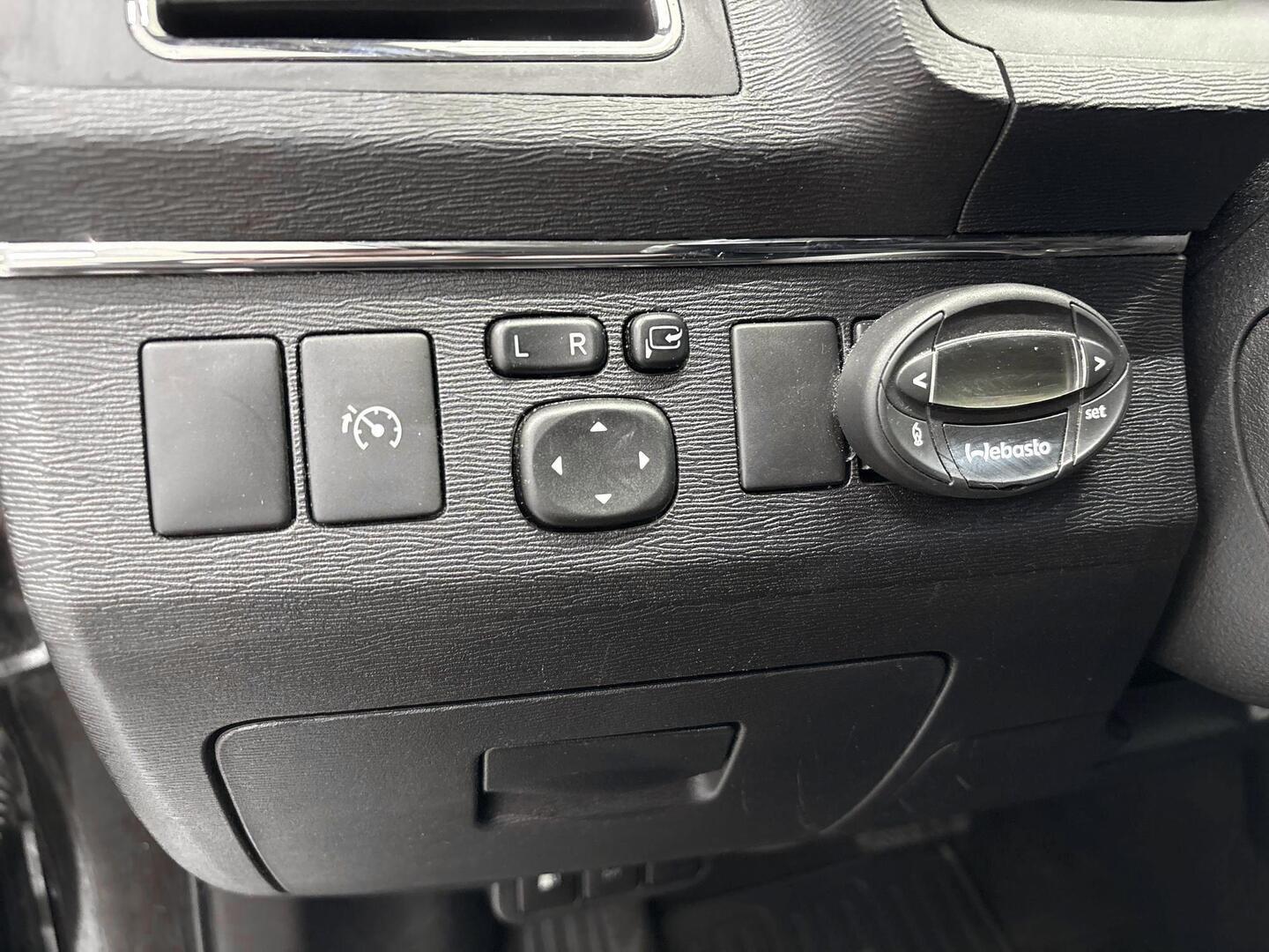 TOYOTA Avensis 2014