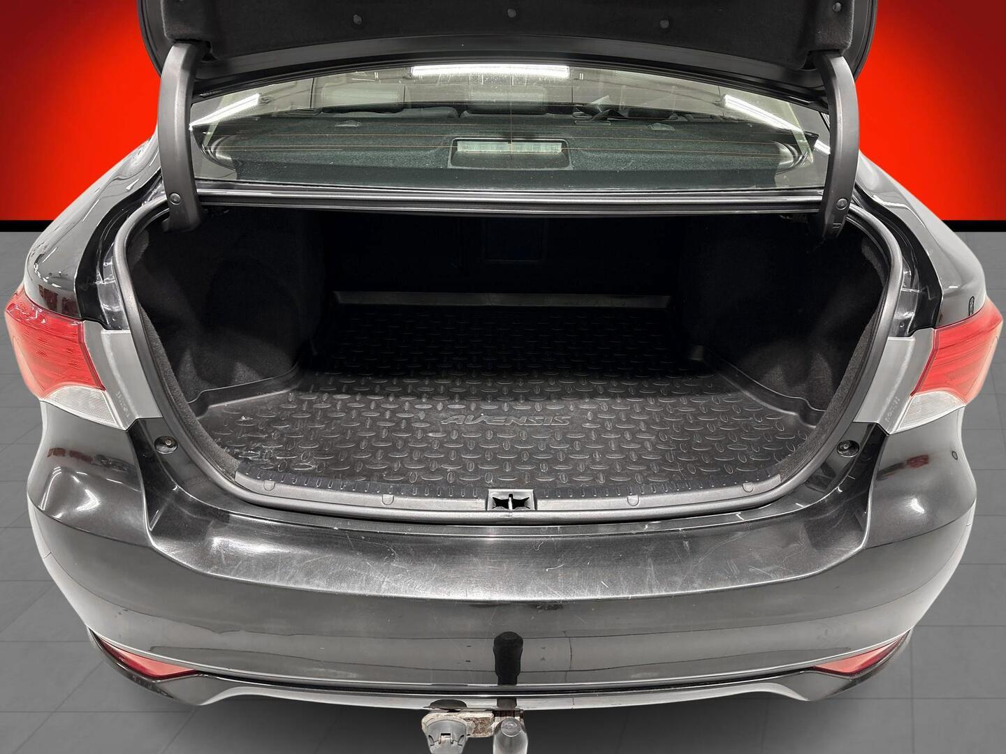 TOYOTA Avensis 2014