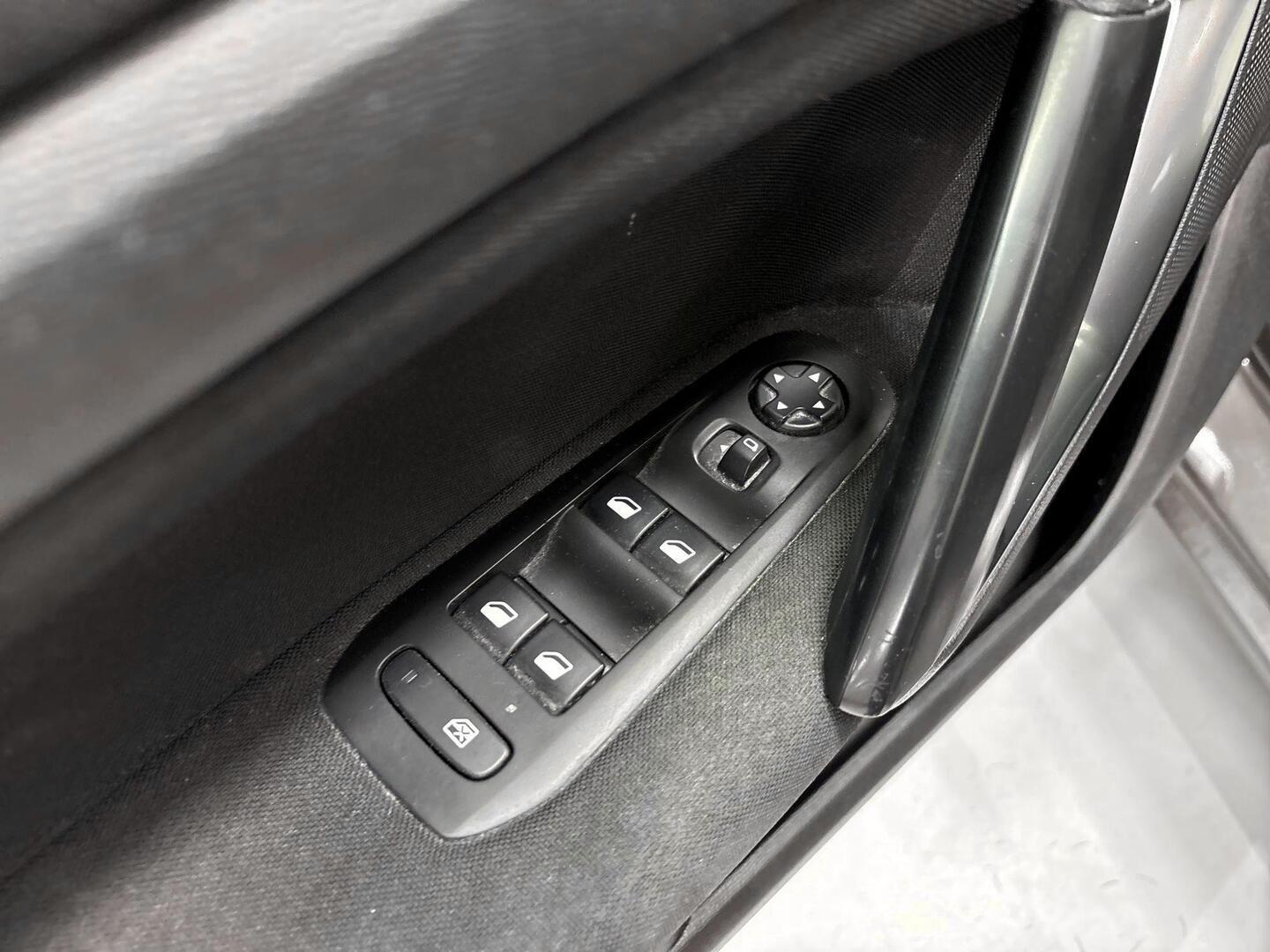PEUGEOT 308 2016