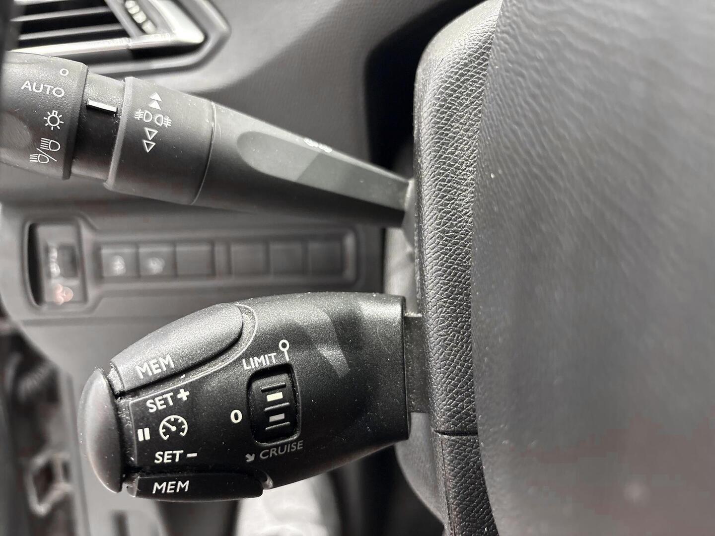PEUGEOT 308 2016