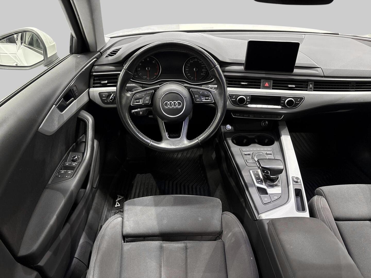 AUDI A4 2017